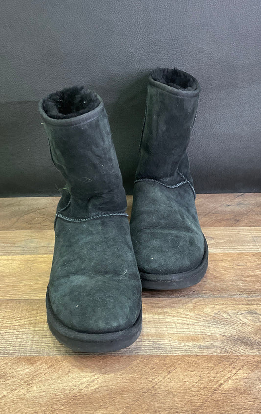 UGG Classic Short II Black Suede Sheepskin Boots Women's Size 10