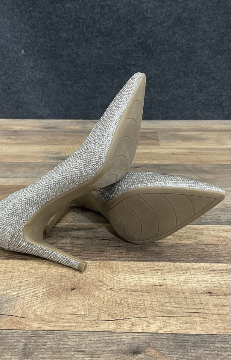 Bandolino Fairbury Silver Glitter Pointed Toe Pumps Heels Women's Size 6.5M