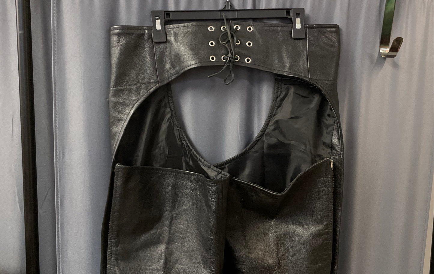 Daniel Smart Men's Black Leather Motorcycle Chaps Adjustable Belt Sz 36/38