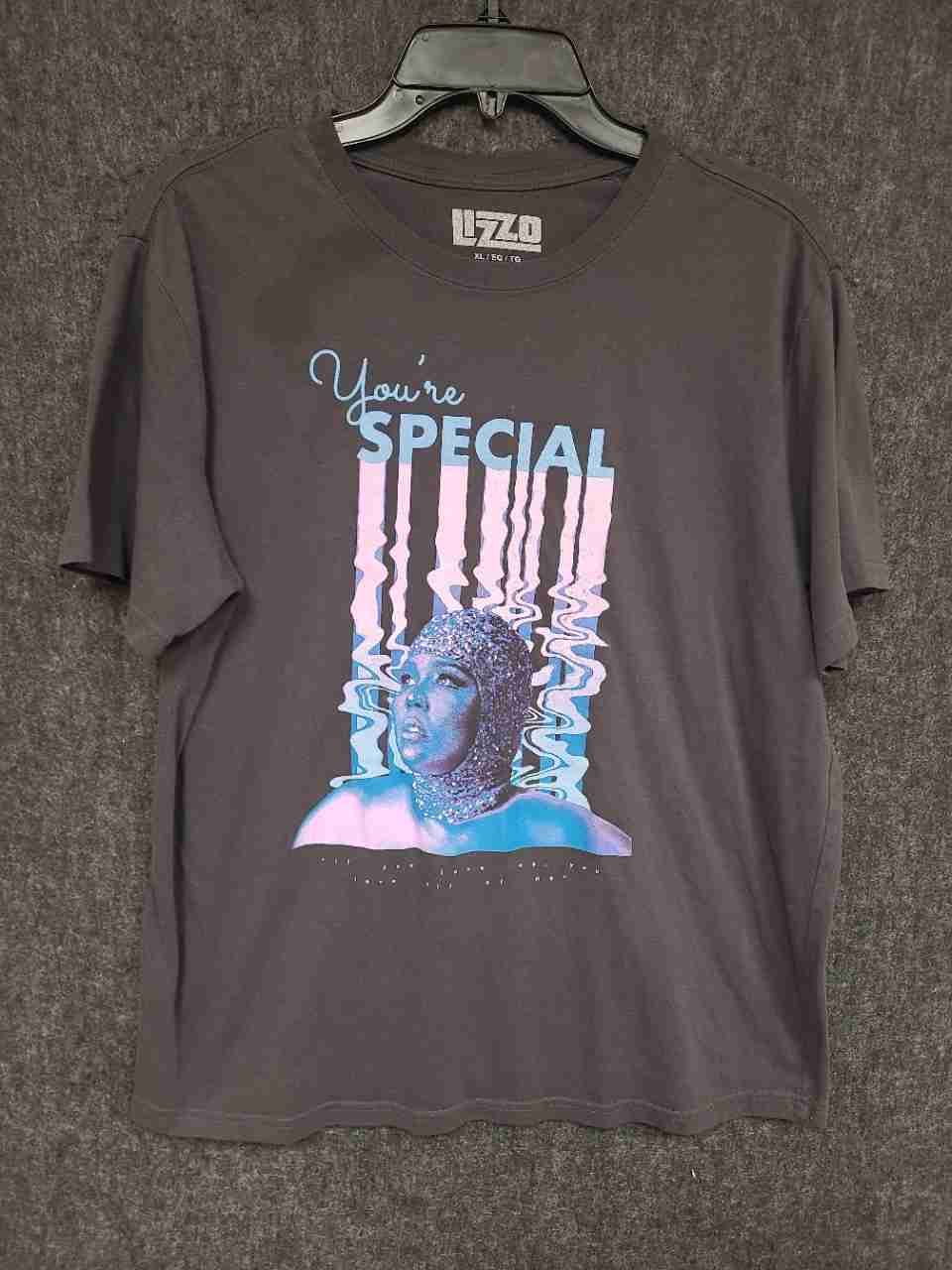 Lizzo Unisex T-Shirt Charcoal Gray Special Album Graphic Crewneck Sz XL