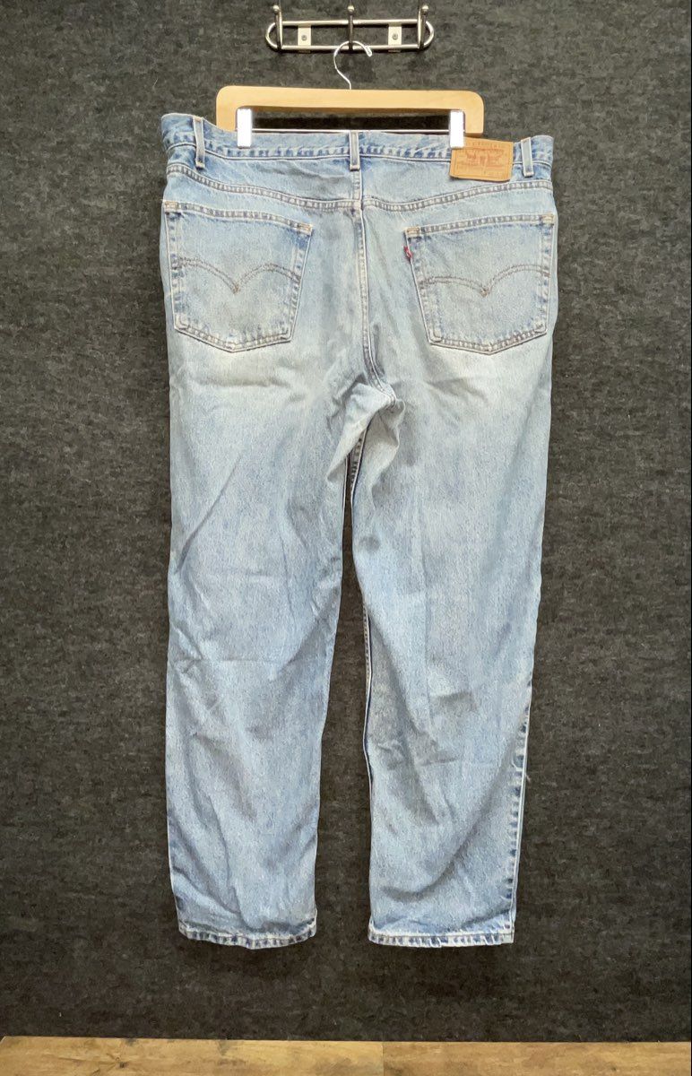 Vintage 90s Levi's Men's Light Wash Blue Denim Jeans Sz 42x32