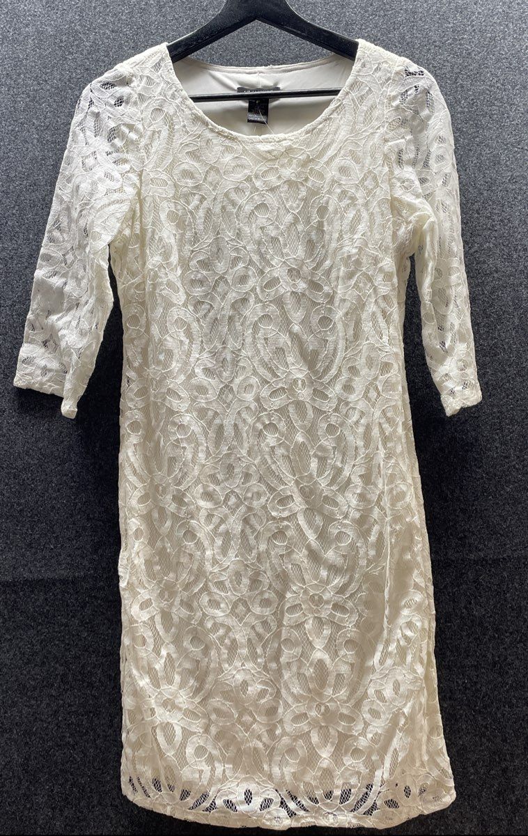 Glamour Women's Cream Floral Lace Sheath Dress 3/4 Sleeve Size 8P NWT