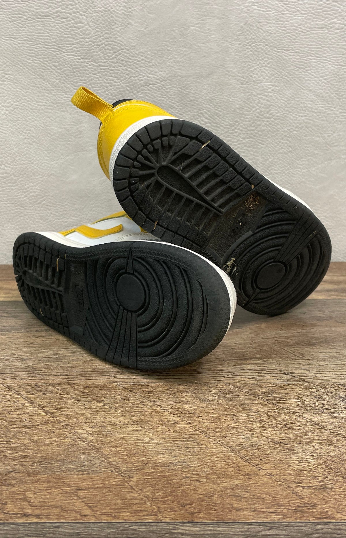 Nike Air Jordan 1 Mid Yellow Ochre Black White Toddler Size 10C