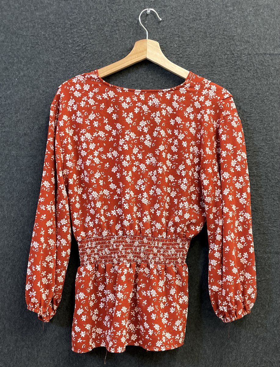 Max Studio Women's Rust Floral Tie Waist Smocked V-Neck Blouse Sz M