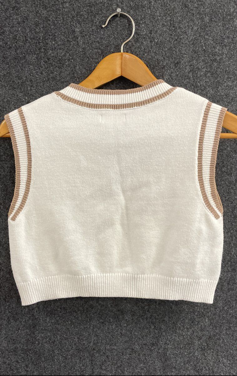 Hollister Women's Cream Tan Cable Knit V-Neck Cropped Sweater Vest XS