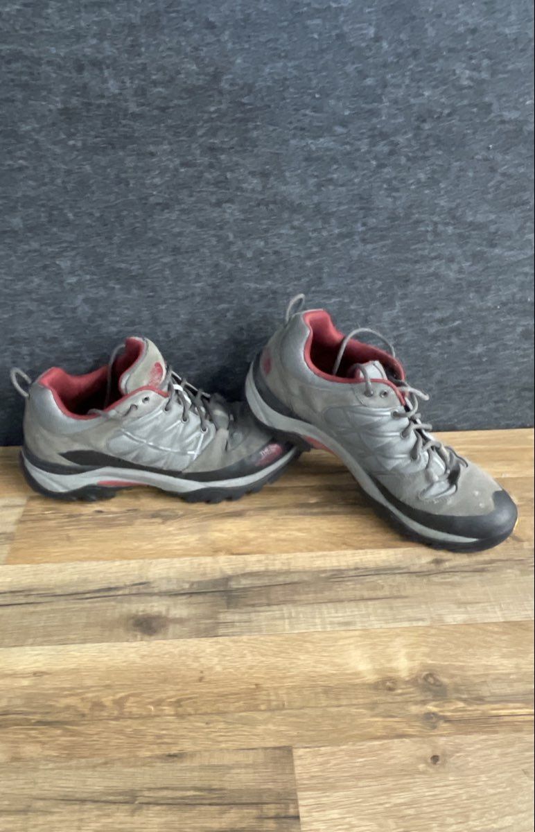 The North Face Hedgehog Hike Gray Red Vibram Hiking Shoes Men's Size 11