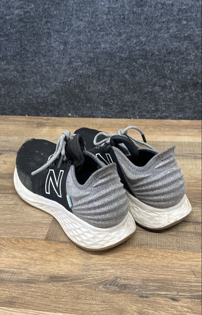 New Balance Fresh Foam Roav Black Grey Women's Running Shoes Size 8.5