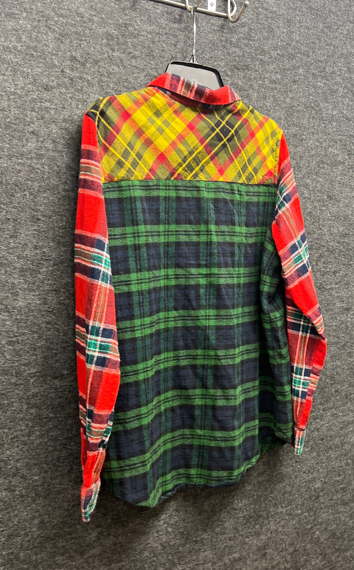 Blair Women's Patchwork Plaid Floral Embroidered Flannel Button Down Shirt Sz L
