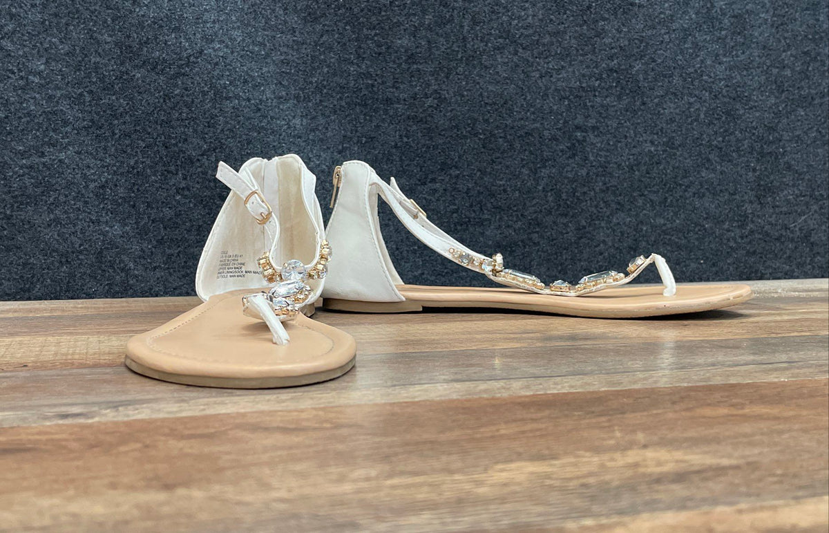 ShoeDazzle Celle White Jeweled Rhinestone T-Strap Flat Sandals Size 10