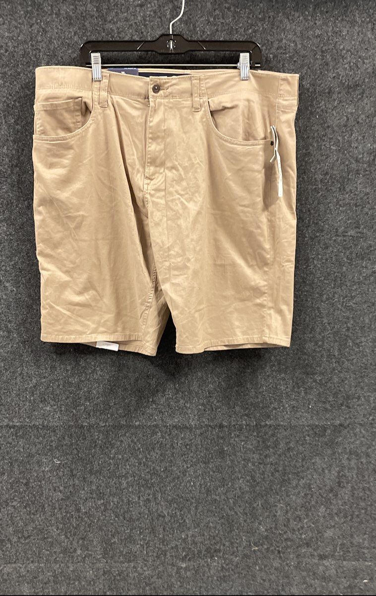 Izod Men's Sportflex Classic Fit Shorts Newport Khaki Size 40 NWT