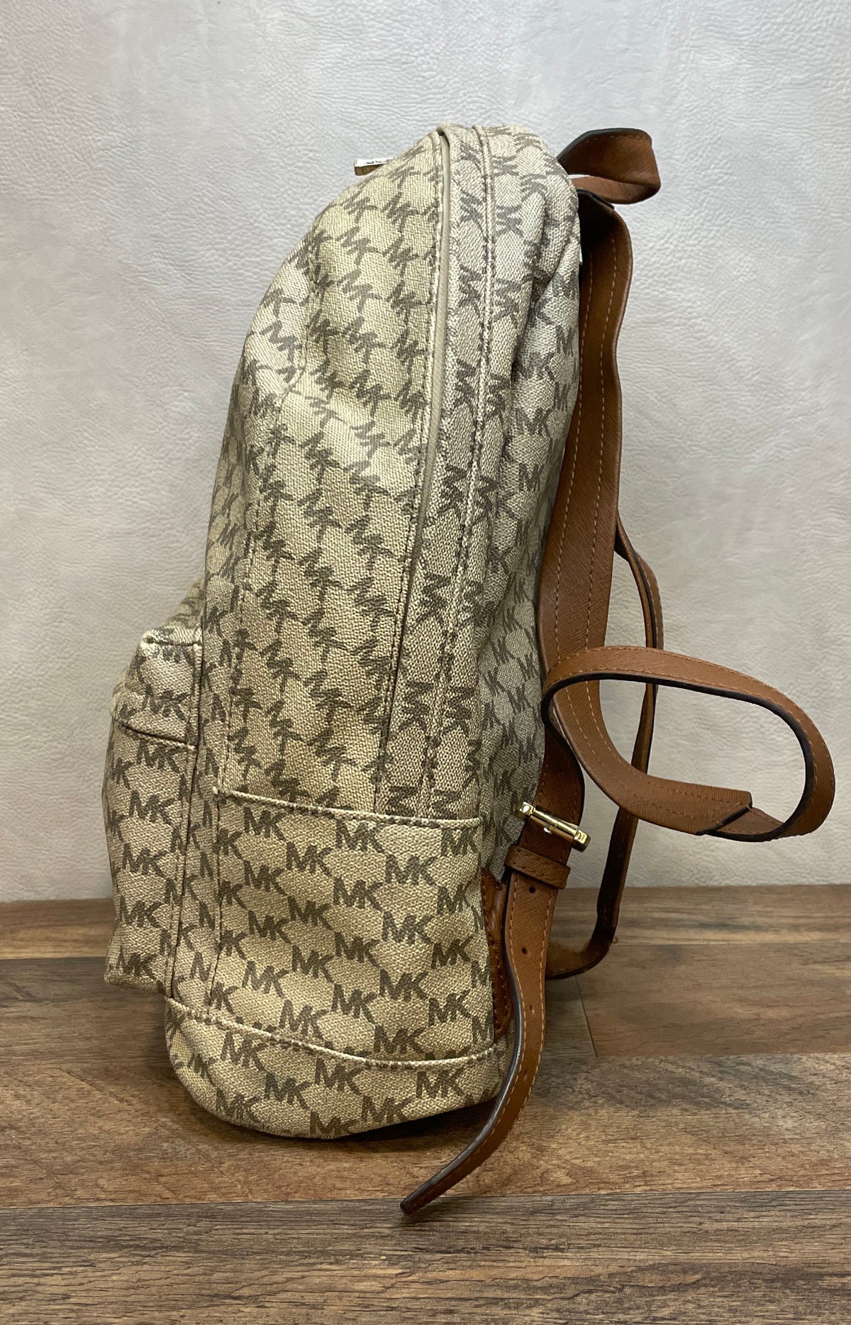 Michael Kors Vanilla Signature Monogram Medium Abbey Backpack Gold Hardware