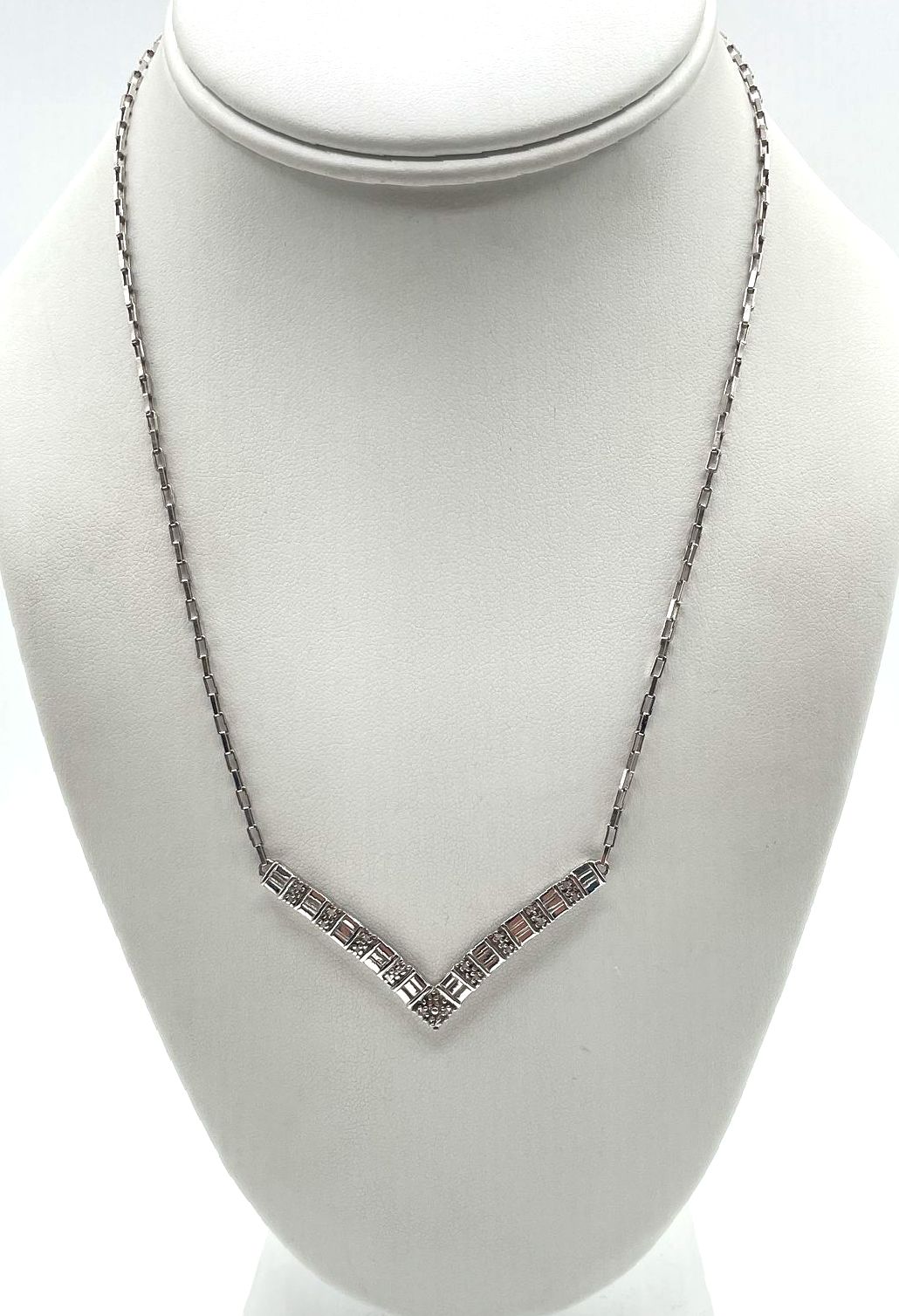 Ross Simons 925 Sterling Silver V-Bar Pendant Square-Link Necklace 8.2g