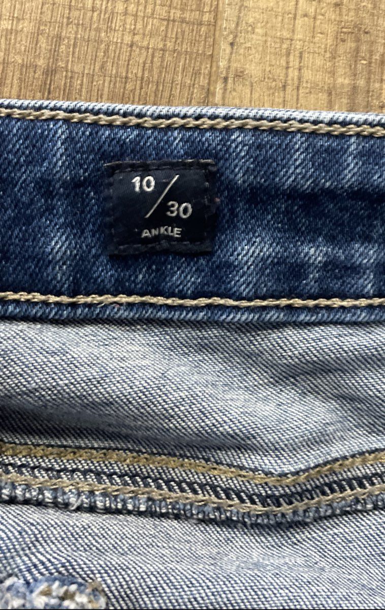 Lucky Brand Women's Blue Ankle Jeans Faded Denim Stretch Size 10/30