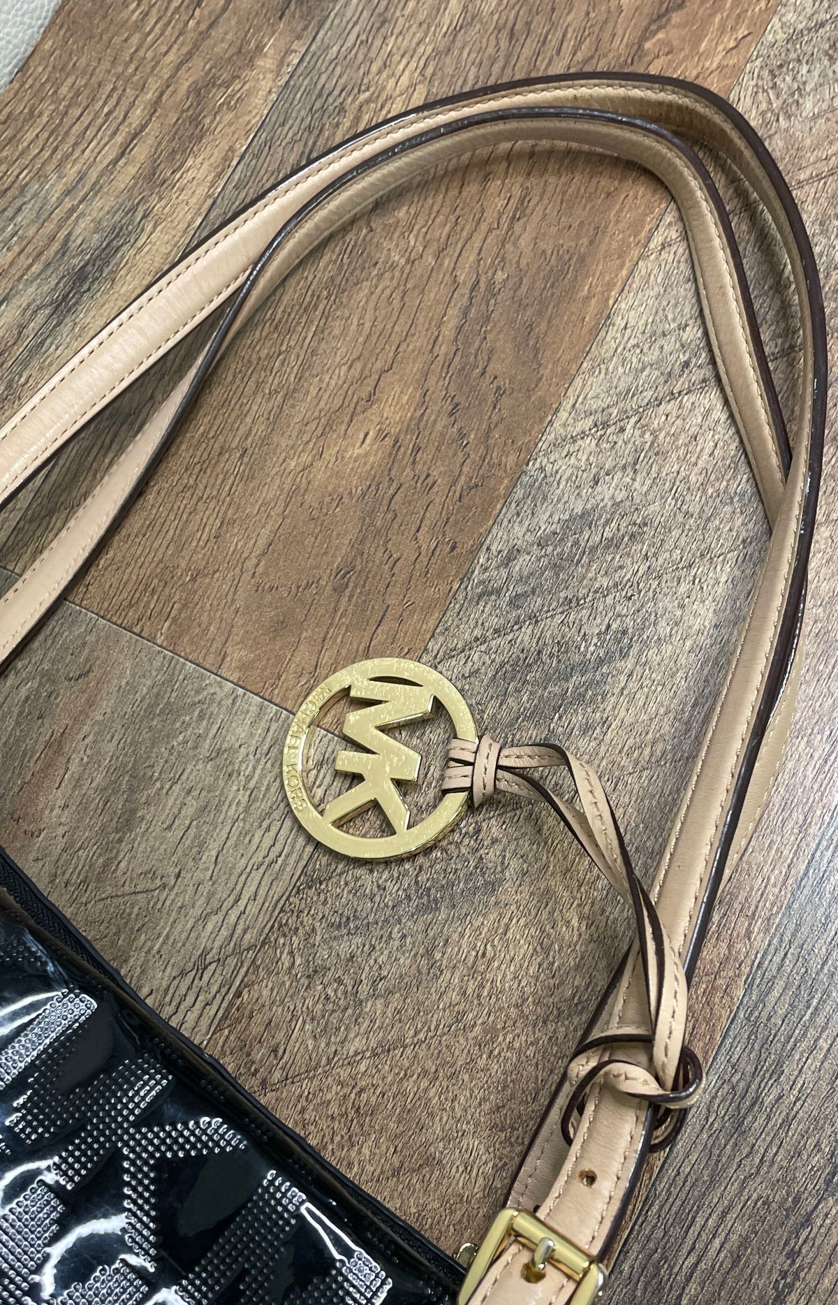 Michael Kors Black Patent Monogram Jet Set Tote Bag Gold Tone Hardware Charm