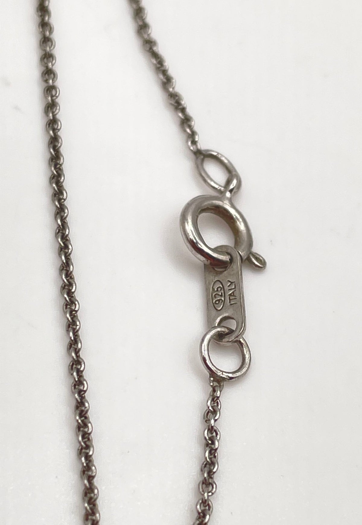 925 Sterling Silver Diamond Accent Heart Key Pendant Necklace 2.7g