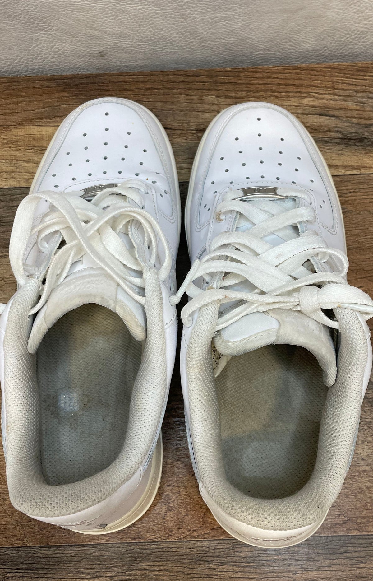 Nike Air Force 1 '07 Low Triple White Women's Sneakers Size 7