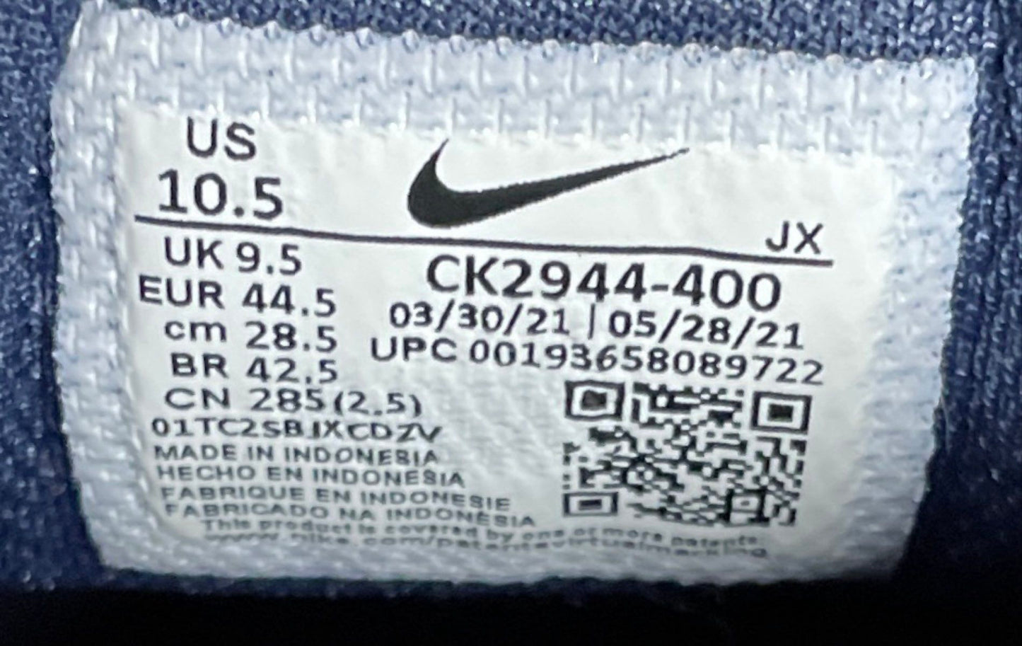 Nike Venture Runner Midnight Navy White Running Sneakers Men's Size 10.5
