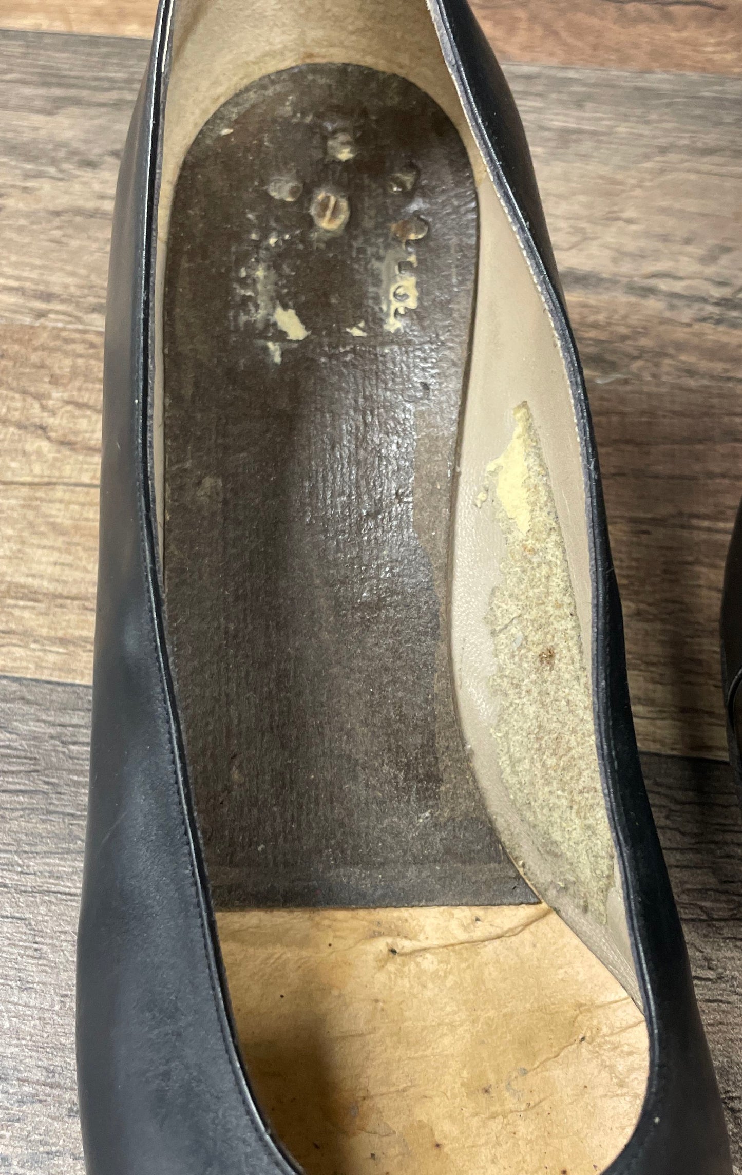 Salvatore Ferragamo Black Leather Patent Cap Toe Block Heel Pumps Size 7.5B