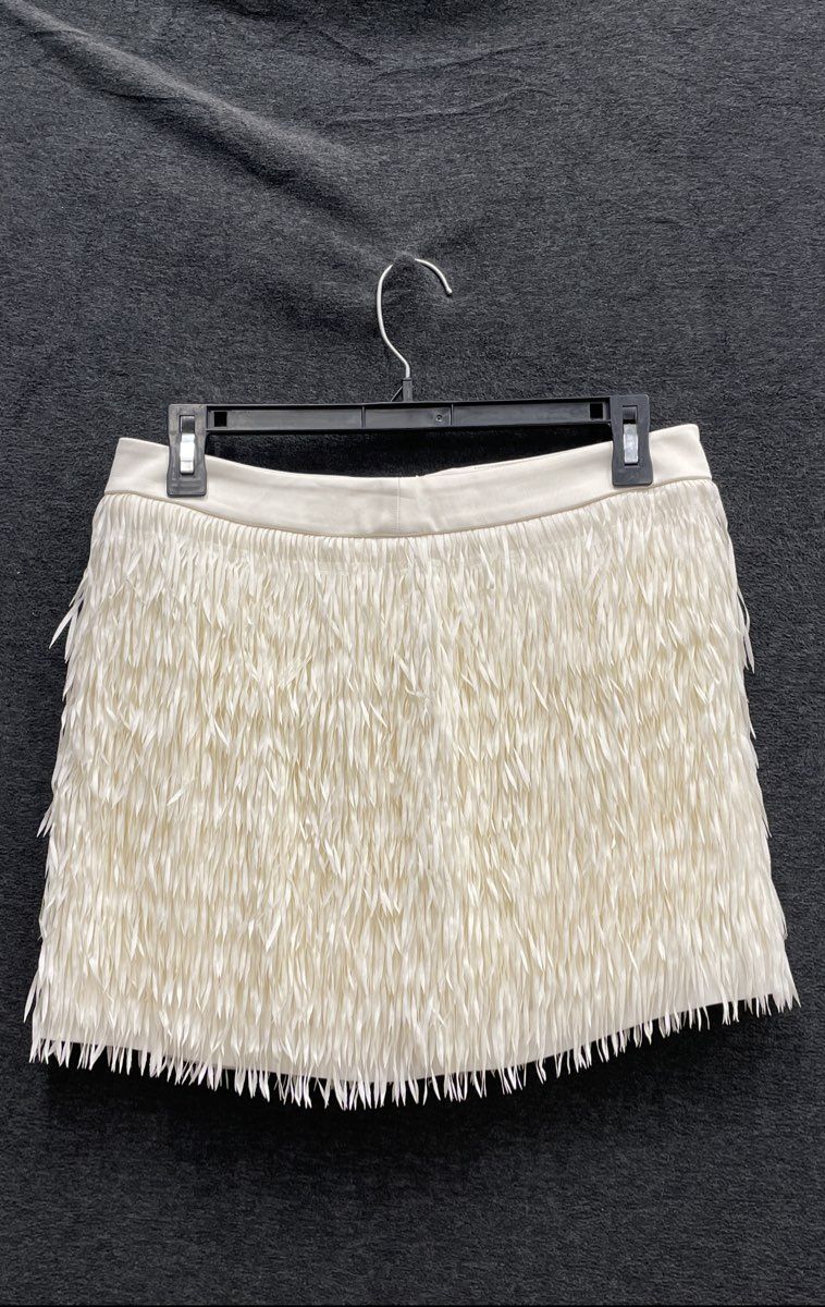 Express Women's White Fringe Textured Mini Skirt Size 4 NWT