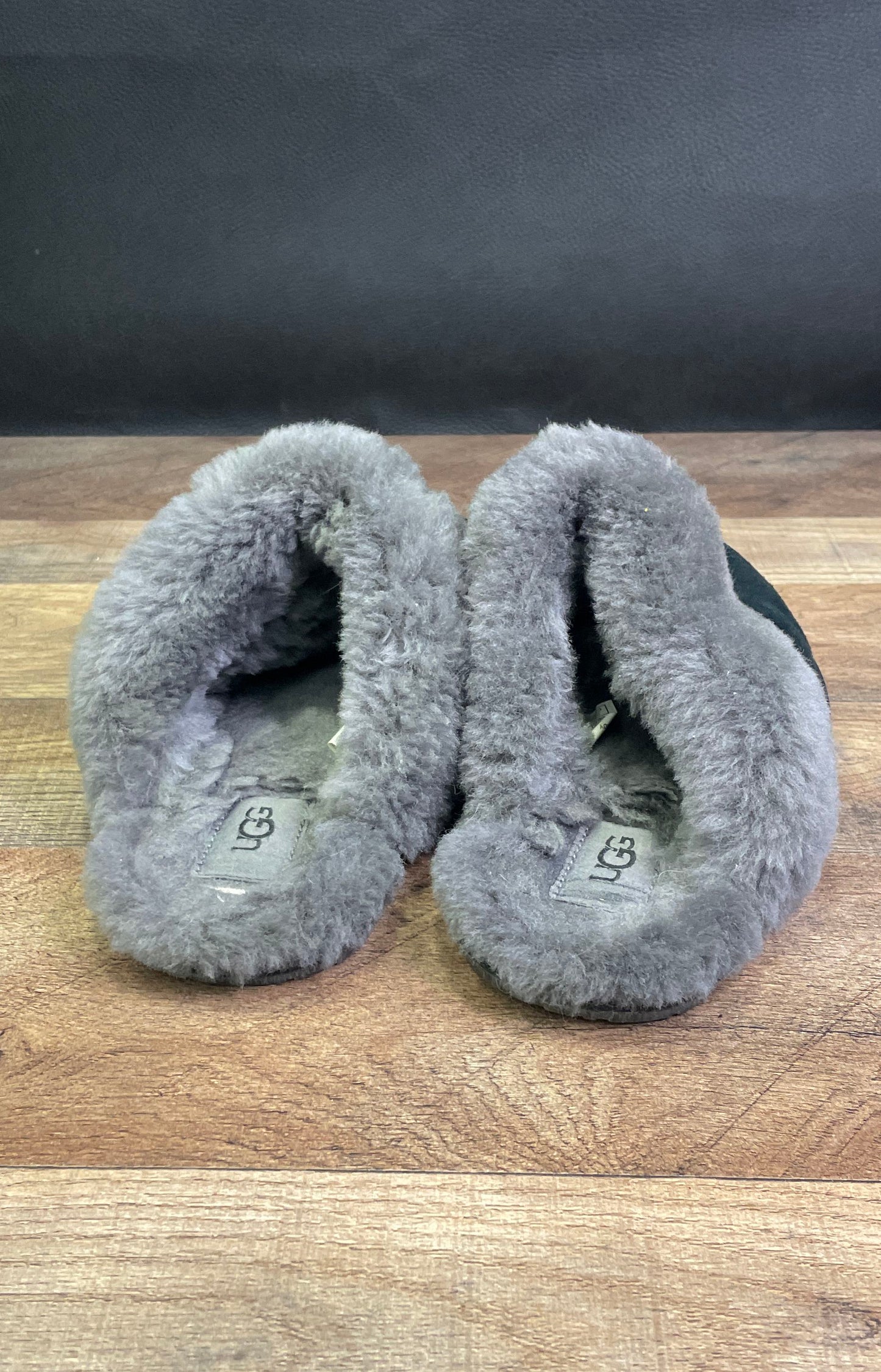UGG Scuffette II Black Suede Grey Sheepskin Fur Slippers Women's Size 7