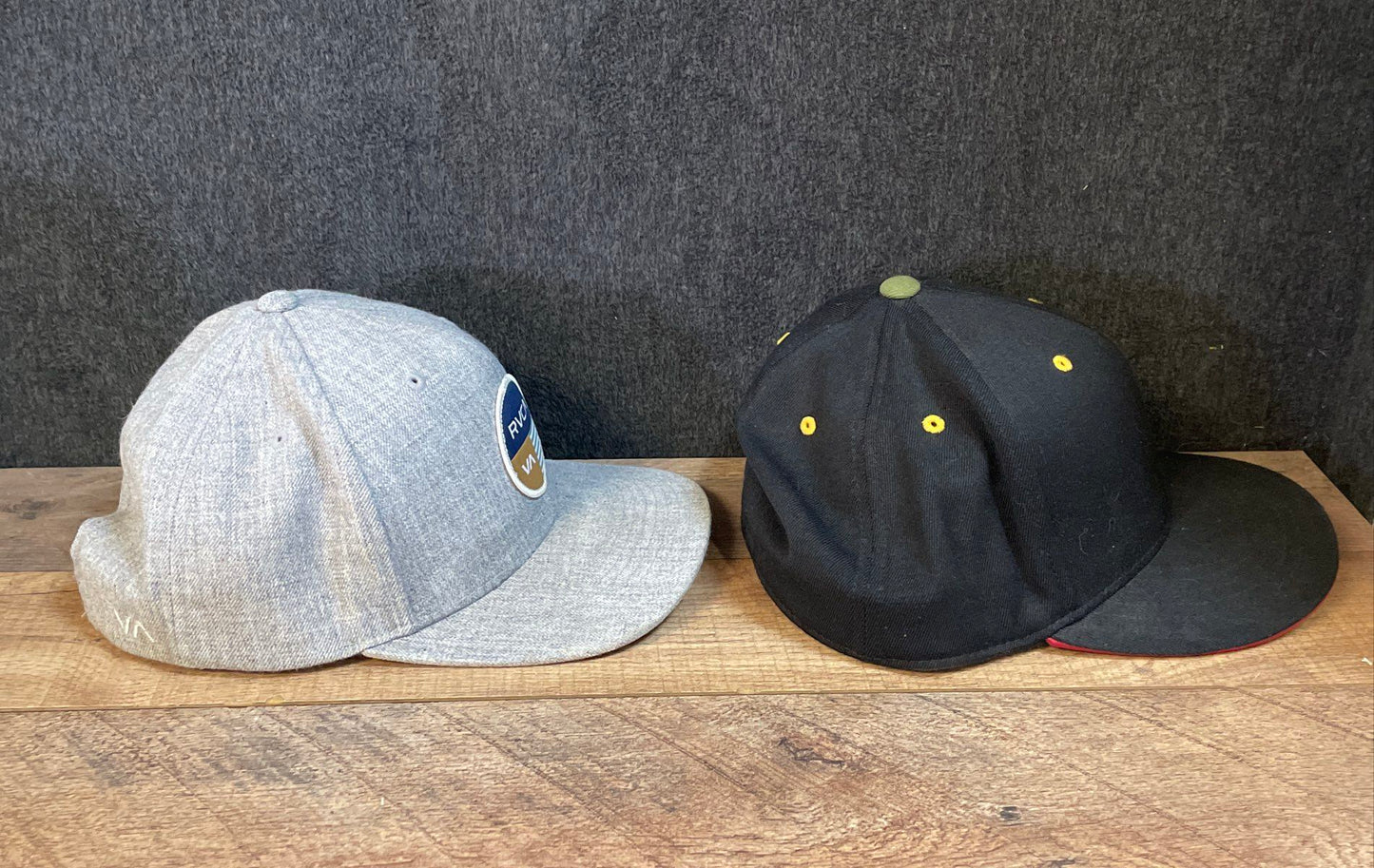 Lot of 2 RVCA & Dakine Men's Baseball Caps Gray Snapback Black Fitted Sz 7 1/4+