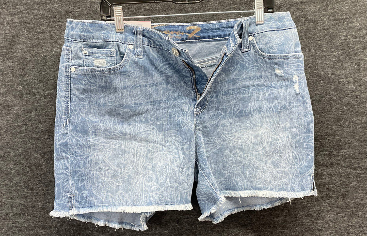 Seven7 Women's Blue Paisley Weekend Jean Shorts Fray Hem 5" Inseam NWT Sz 14