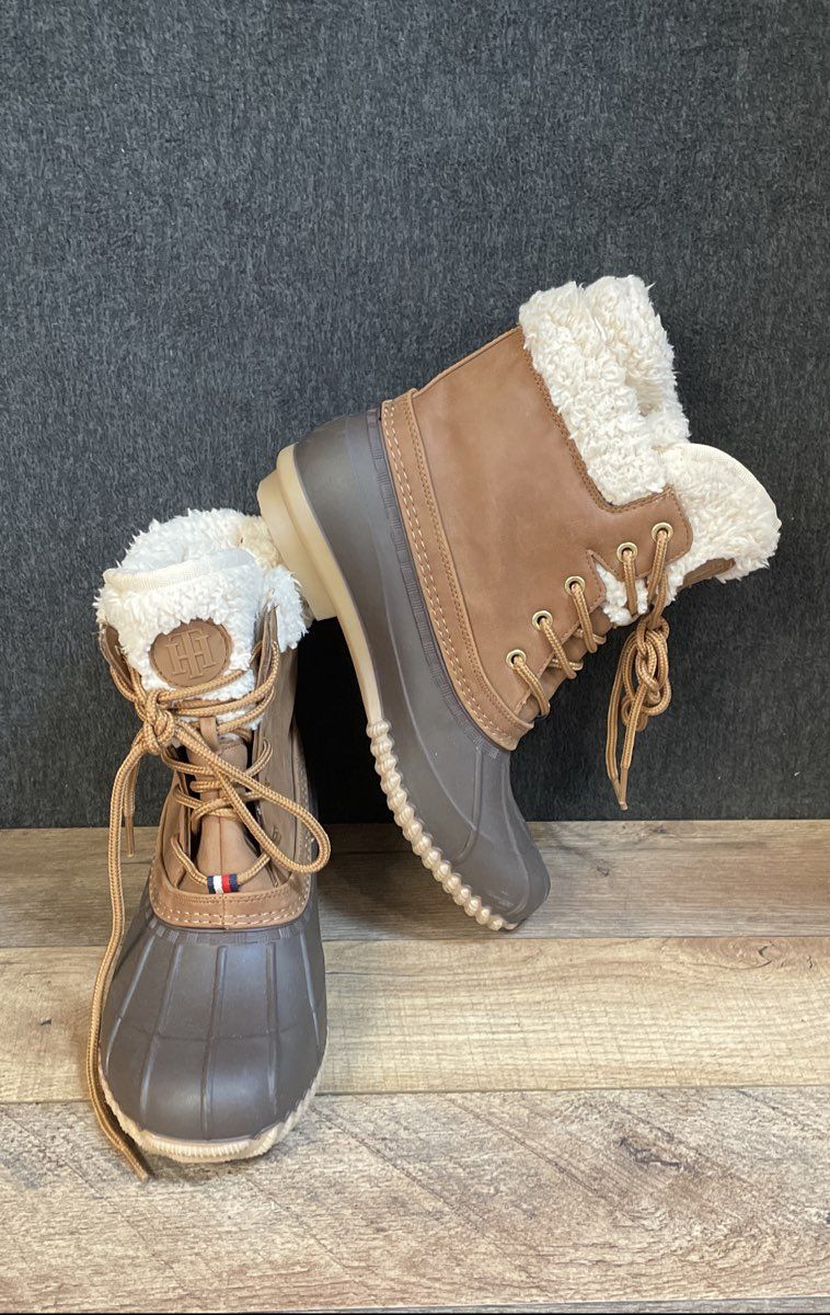 Tommy Hilfiger Tan Brown Faux Shearling Lined Lace Up Duck Boots Size 7