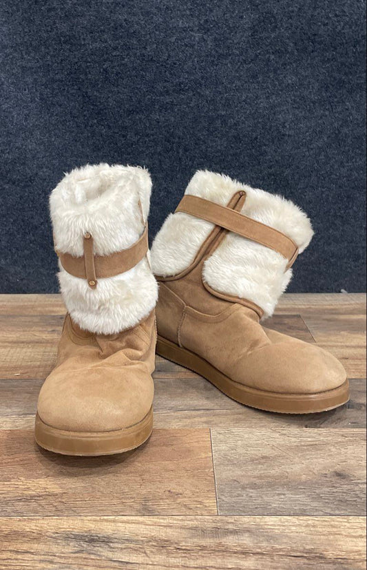 G by Guess GGADDALYN Tan White Faux Fur Ankle Boots Women's Size 8.5