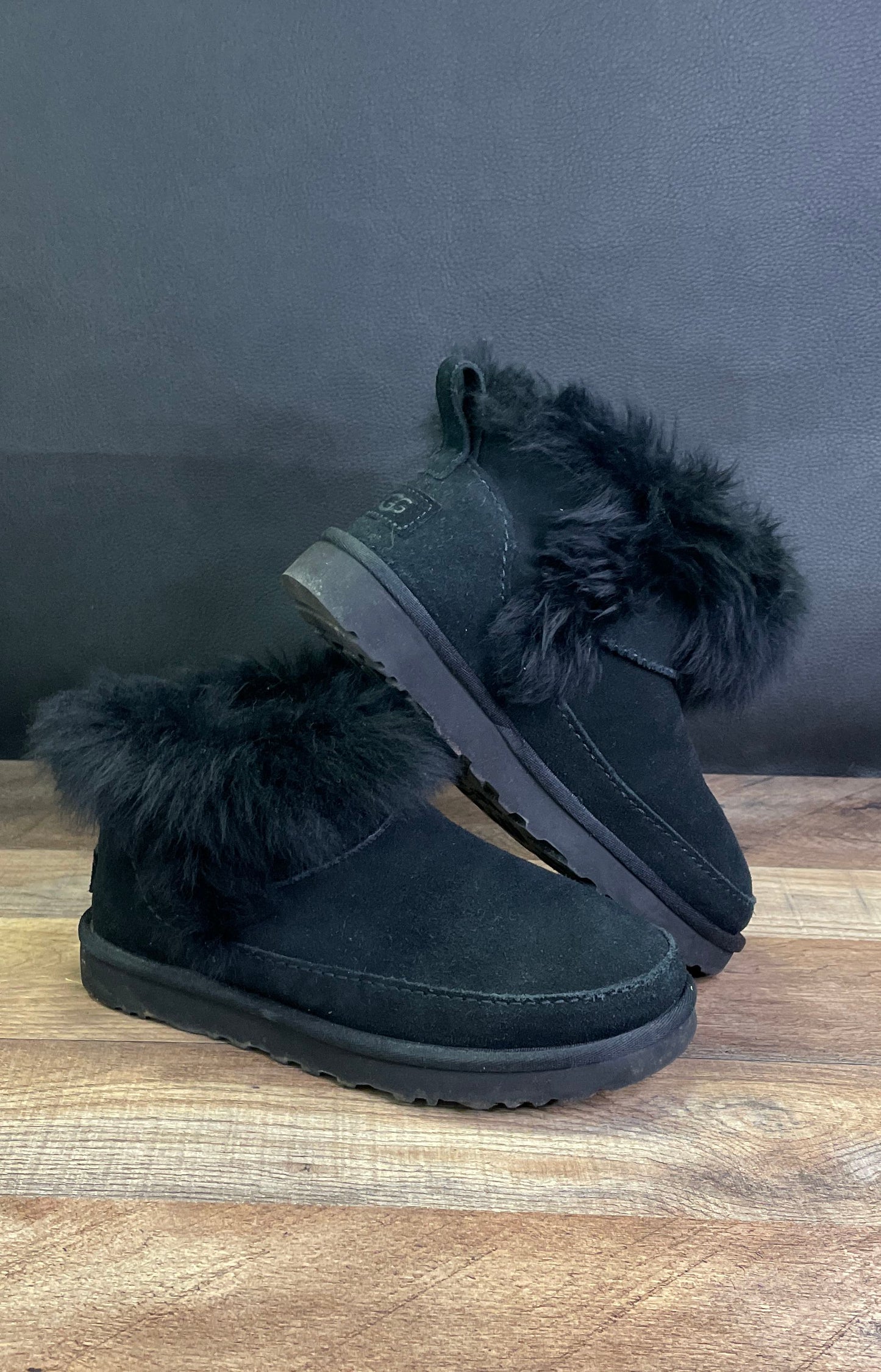 UGG Classic Ultra Mini Chalet Black Sheepskin Boots Women's Size 6