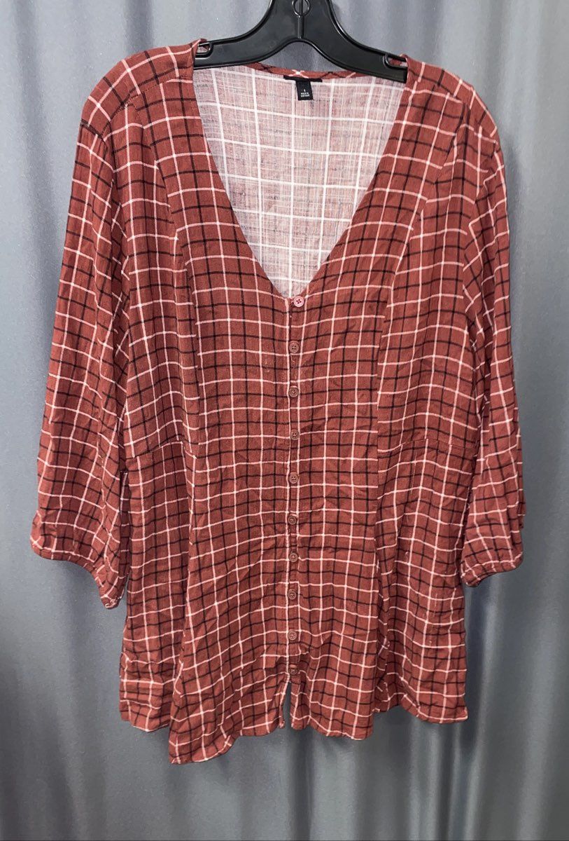 Torrid Women's Red Plaid Button Up Blouse Rayon Spandex Peplum V-Neck Size 1