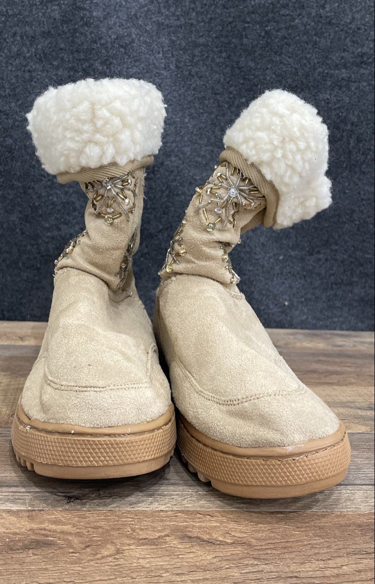 Tan Faux Suede Snowflake Beaded Ankle Boots White Faux Fur Trim Women's Size 8