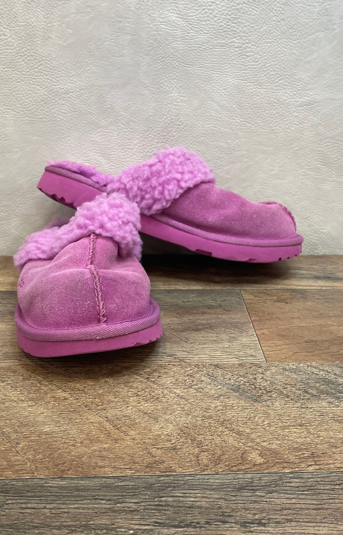 UGG Kids Scuffette II Pink Suede Shearling Lined Slippers Size 2