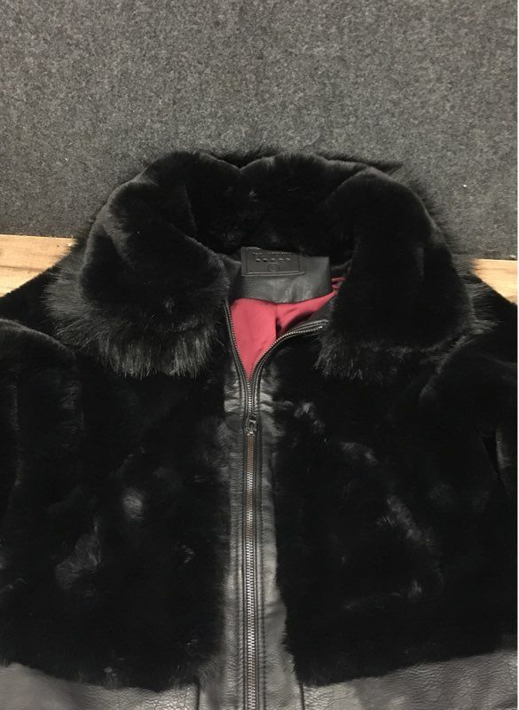 [BLANKNYC] Women's Black Faux Fur Jacket Vegan Leather Trim Zip Front Sz S