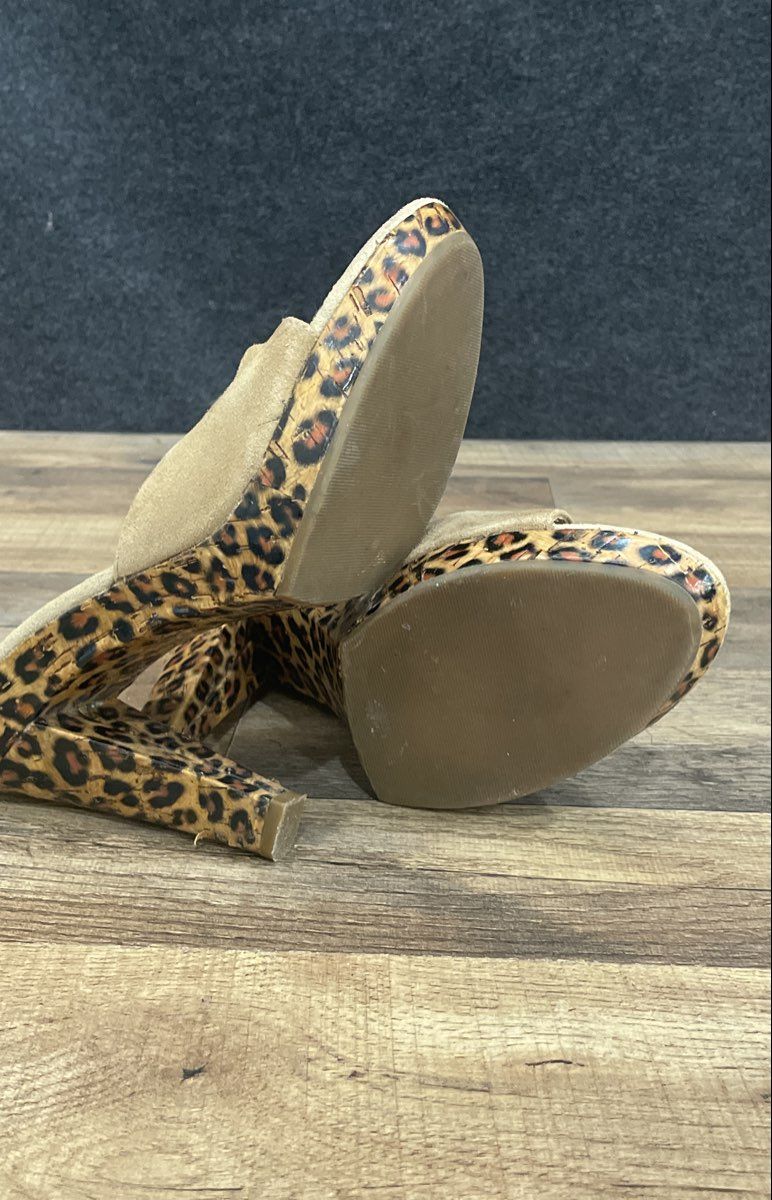 Nine West O-Band Tan Suede Leopard Print Platform Mule Heels Size 7.5