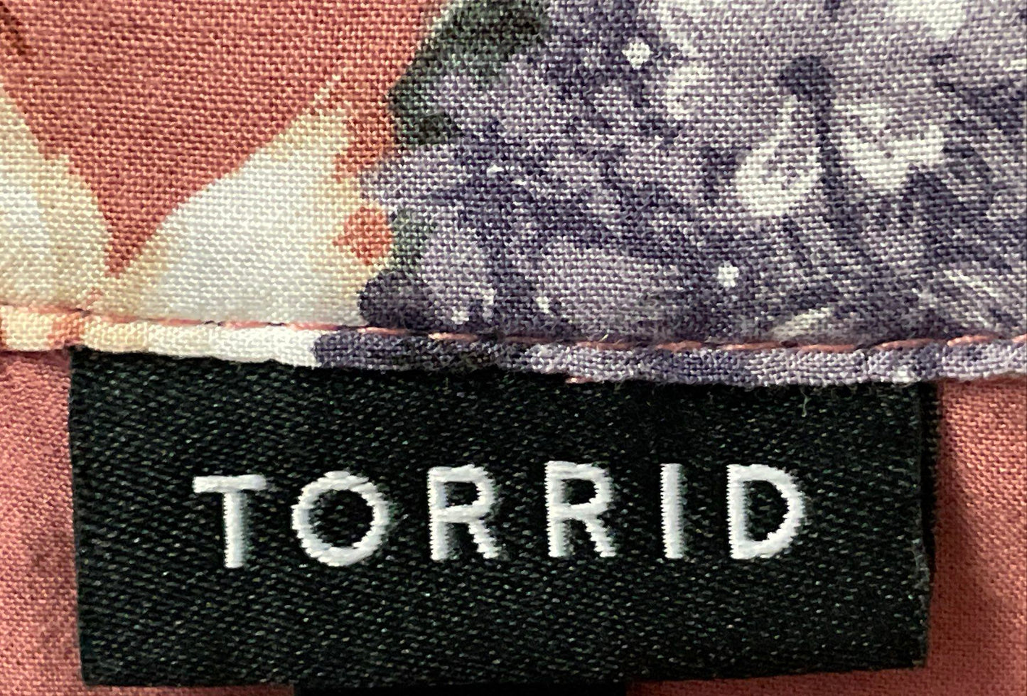 Torrid Women's Pink Floral V-Neck Button Front Rayon Babydoll Shirt Size 1