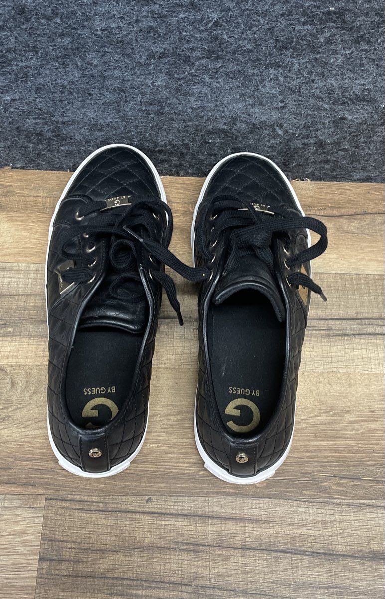 G By Guess Goadie2 Black Quilted Low Top Fashion Sneakers Women's Size 10