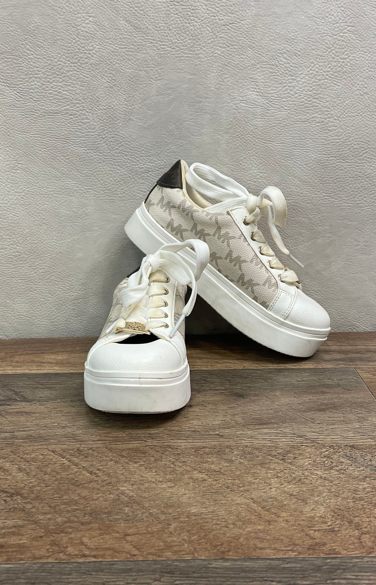 Michael Kors Kids Logo Platform Sneakers White Vanilla Lace Up Size 11