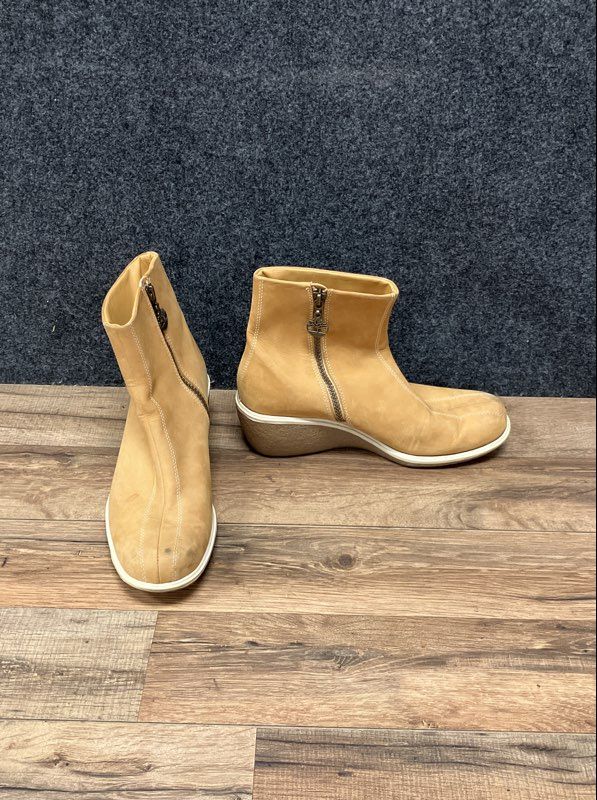 Timberland 37356 Wheat Nubuck Leather Side Zip Wedge Ankle Boots Women's Size 8M