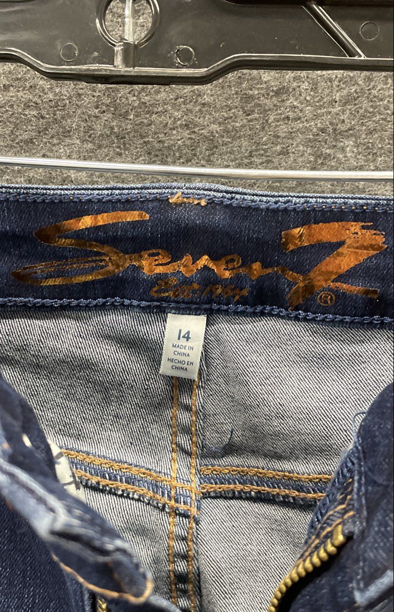 Seven7 Women's Dark Blue Wash Cropped Jeans Raw Frayed Hem Size 14