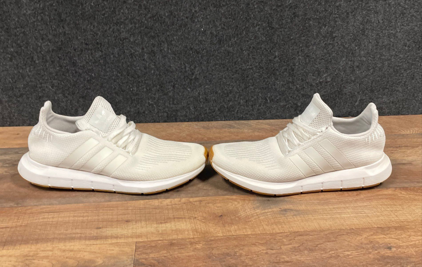 Adidas Swift Run White Gum Running Sneakers Men's Size 10.5 F35266