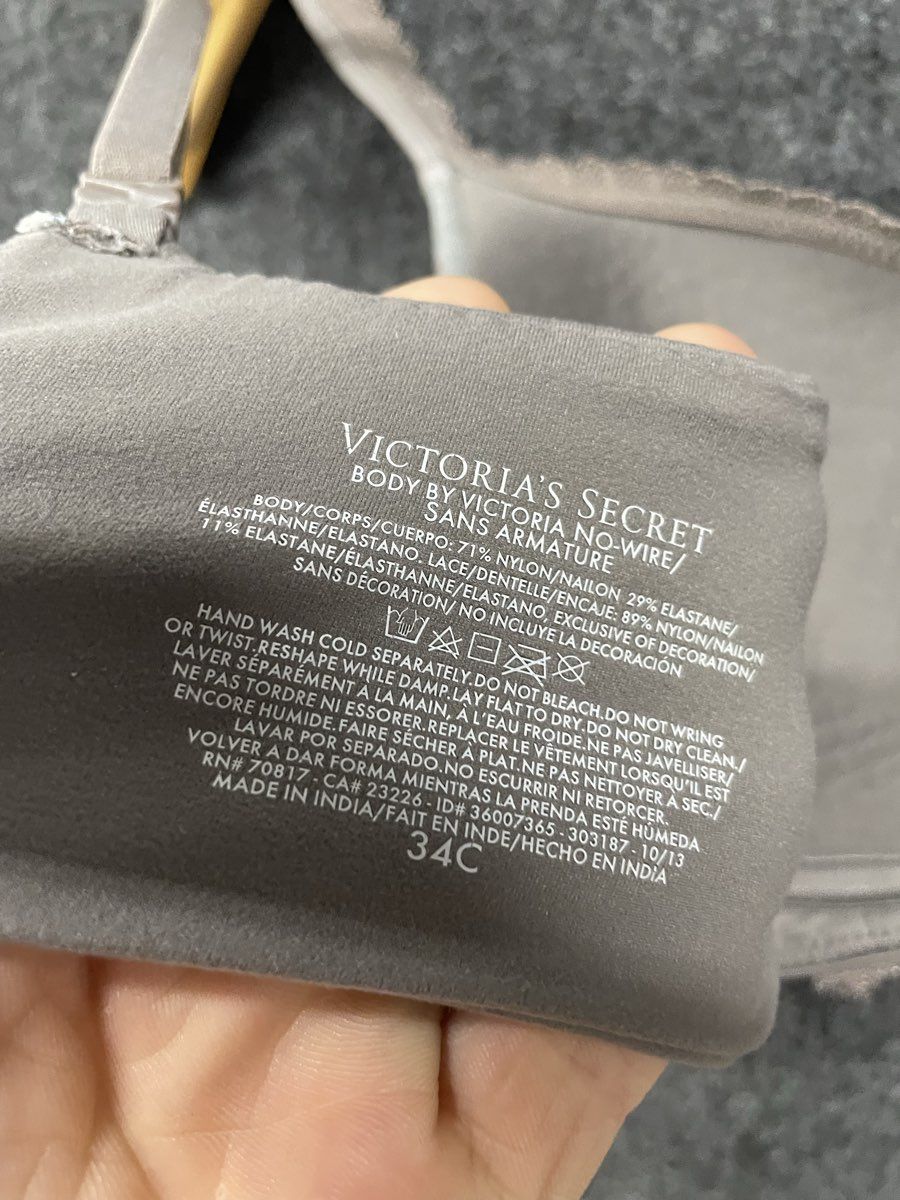 Victoria's Secret Women's Body by Victoria Grey Lace Wireless Bra Size 34C
