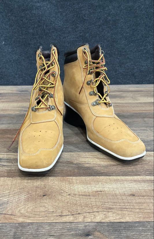 Vintage Y2K Timberland 19345 Wheat Leather Square Toe Heeled Boots Size 10M