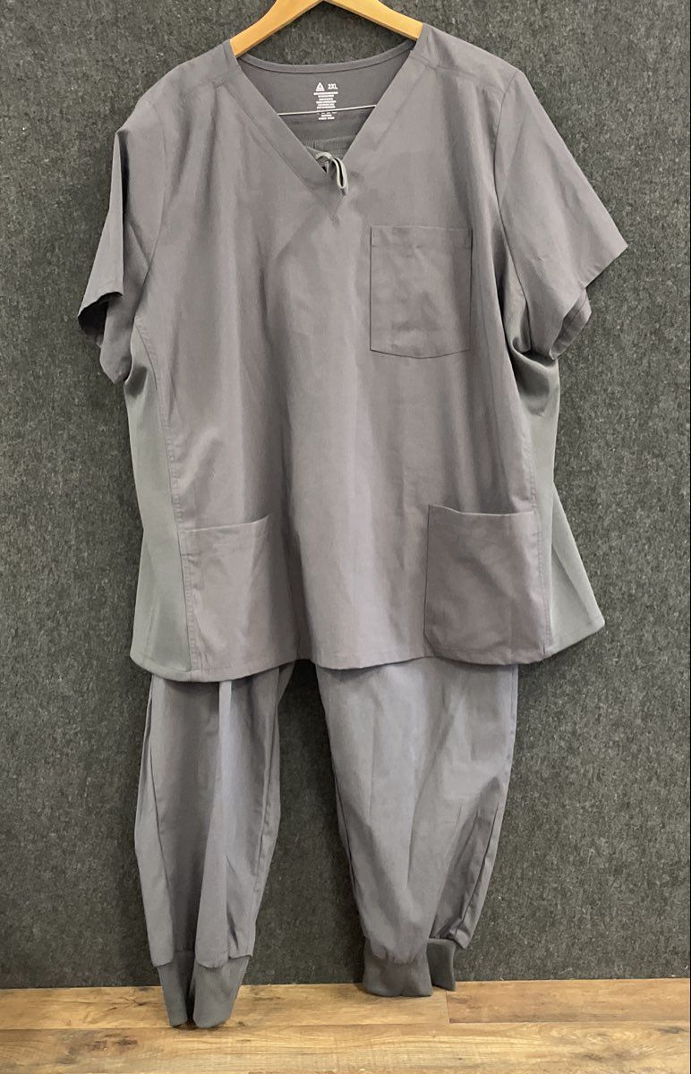 Reebok Men's Gray V-Neck Scrub Set Top & Jogger Cargo Pants Size 2XL
