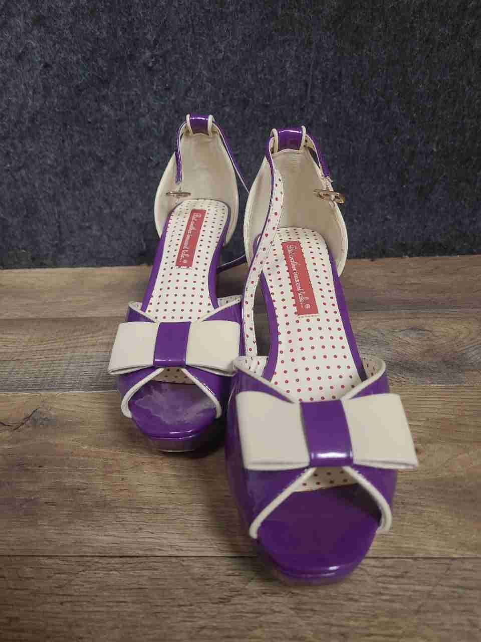 But Another Innocent Tale Purple White Peep Toe Platform Bow Heels Size 7.5