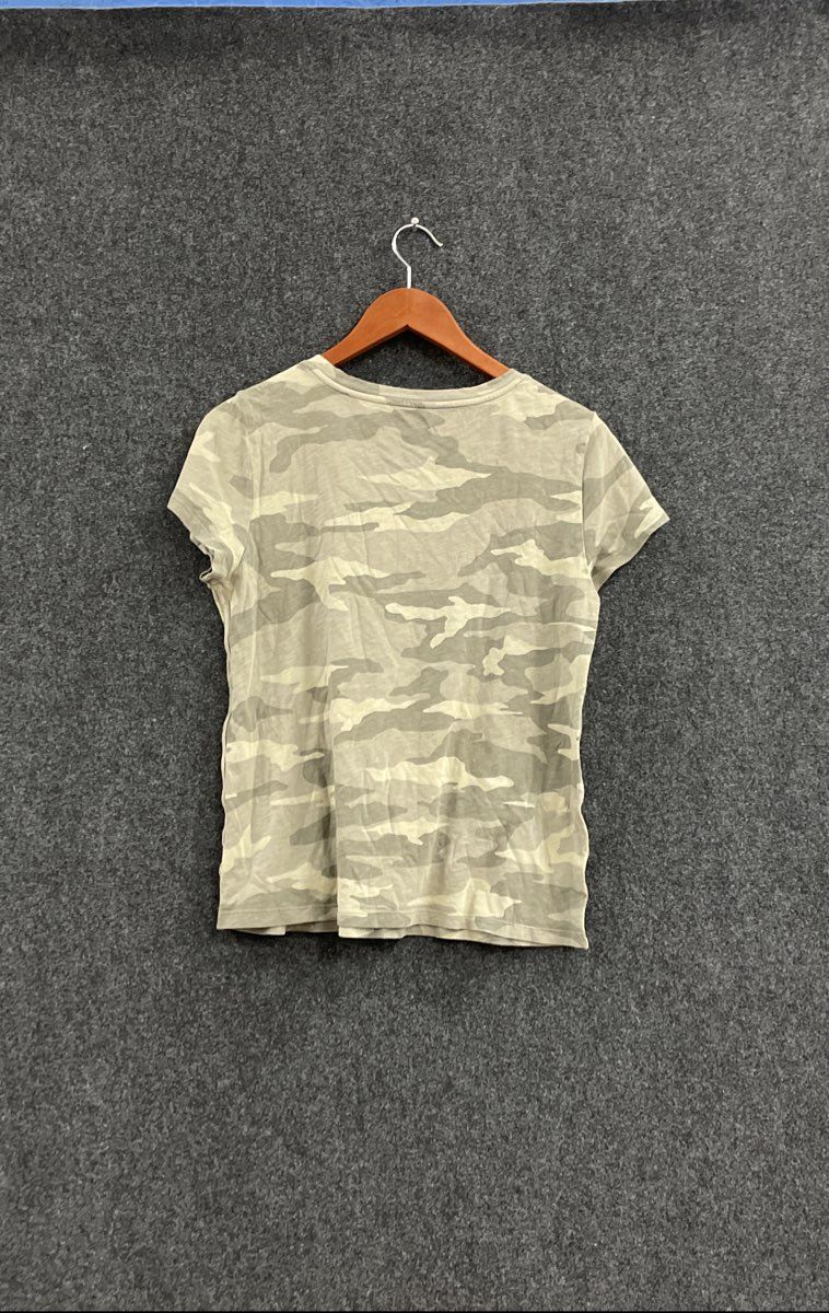 Athleta Women's Green Camo Slub Knit Crew Neck Short Sleeve T-Shirt Sz M
