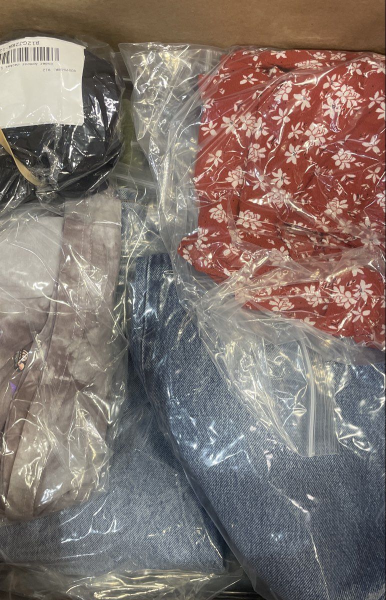 20 Lb Bulk Lot Assorted Brand Reseller Clothing Mens Womens Levis Polo Adidas