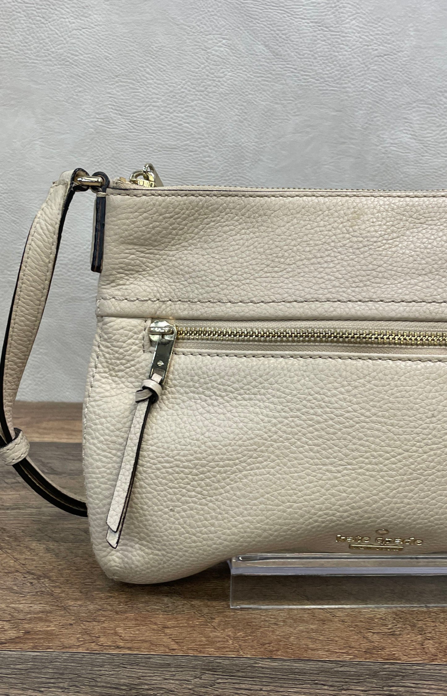 Kate Spade Cream Pebbled Leather Front Zip Crossbody Bag Gold Hardware