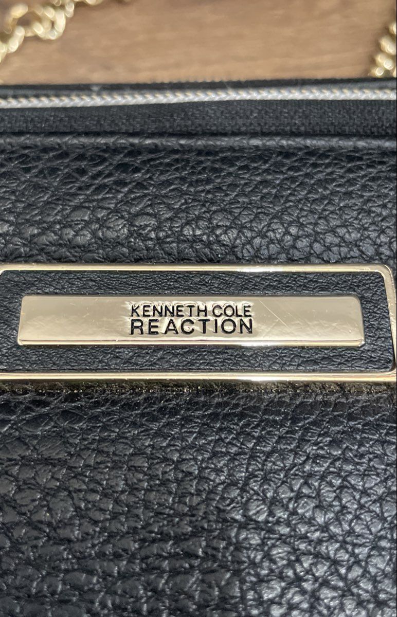 Kenneth Cole Reaction Black Leather Crossbody Coin Purse Gold Hardware