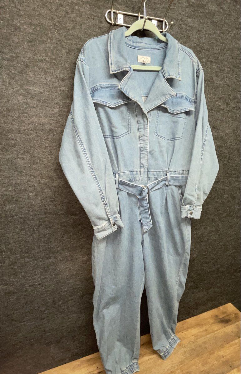 Sofia Jeans by Sofia Vergara Women's Light Wash Blue Denim Jumpsuit Tie Waist L