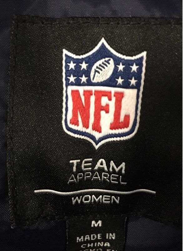 NFL Team Apparel Women's Dallas Cowboys Navy Blue Glossy Puffer Jacket Sz M